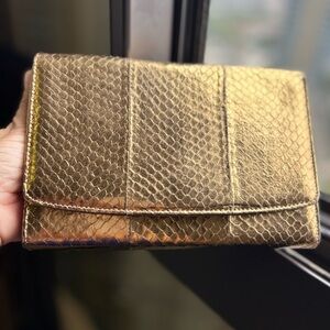 Vintage Salvatore Ferragamo metallic gold lizard removable gold chain bag clutch